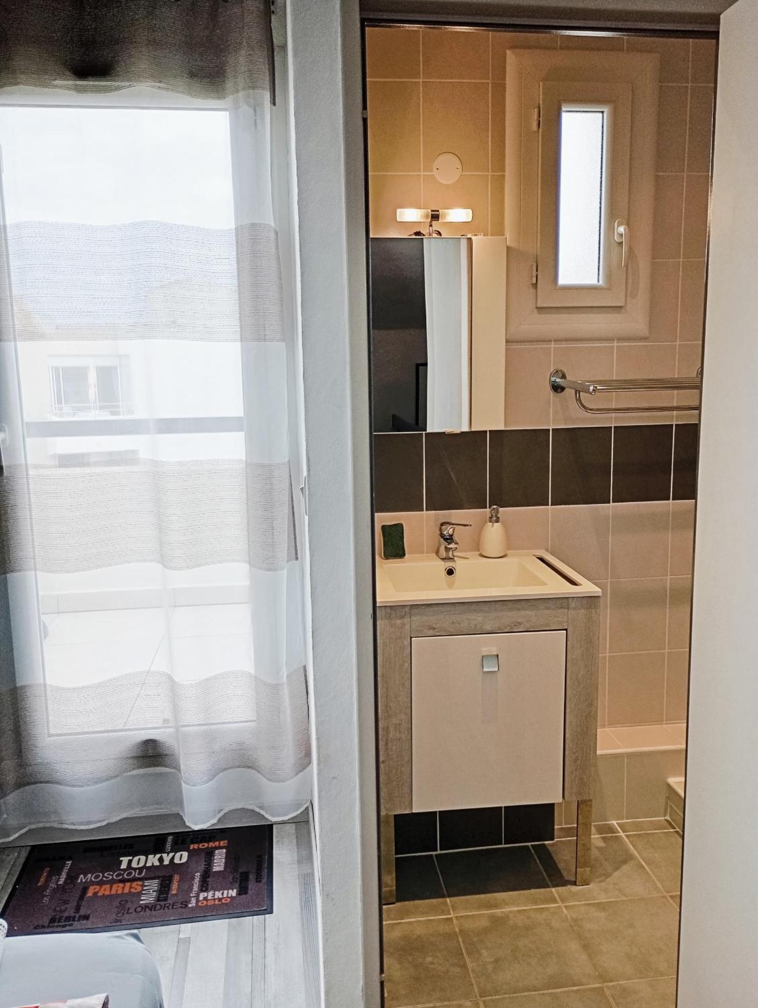 Grand Appartement Proche Port Et Plages, 6 A 8 Pers, 3 Chambres, Climatise Agde Exterior foto